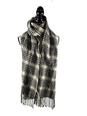 Nordstrom 100% Cashmere fuzzy soft Black & White Plaid Scarf wrap Fringe